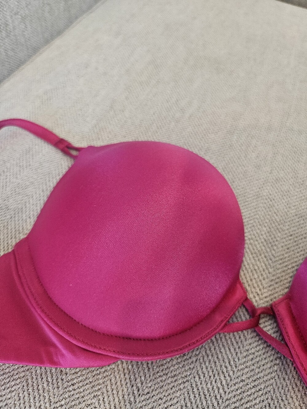 Victoria's Secret Bra Miraculous Plunge 32B - Picture 6 of 12